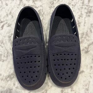 Floafers Boys Size 2 Navy Prodigy Suede GUC